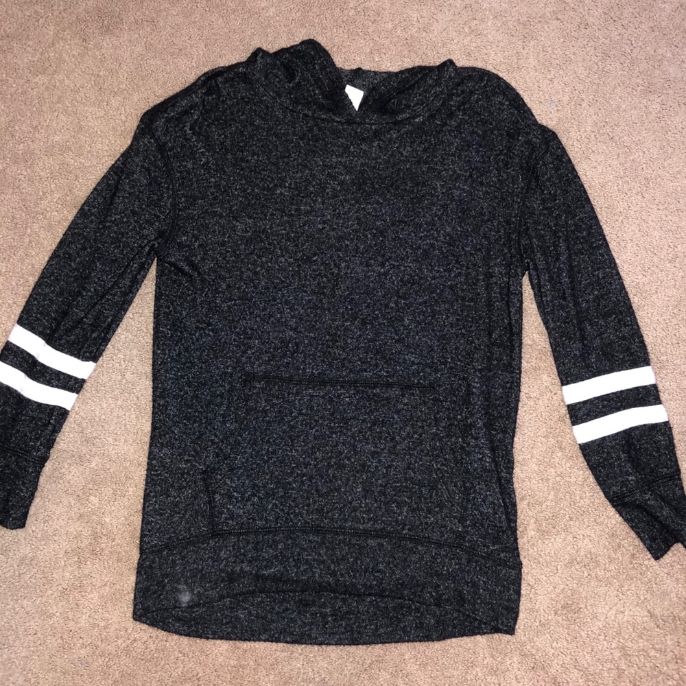 Black/gray light-weight pullover